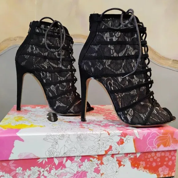 Chinese Laundry &quot;Jingle&quot; lace peep toe stiletto bootie, size 6.5, like new!