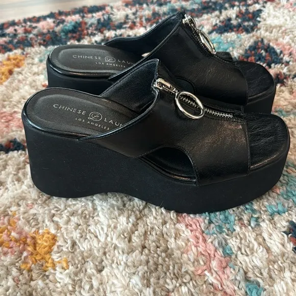 Chinese Laundry Black Zipper Platform Sandals size  6.5 like new