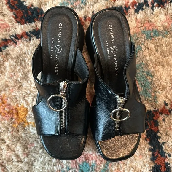 Chinese Laundry Black Zipper Platform Sandals size  6.5 like new