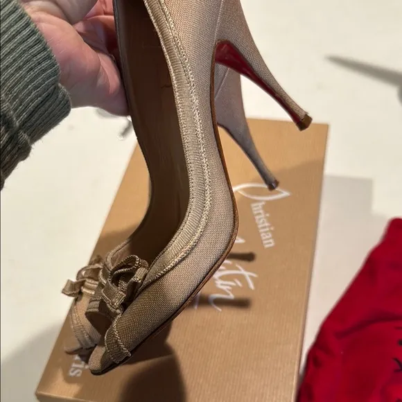 🪩Christian Louboutin Beige Peep Toe Heels Miss Caroline