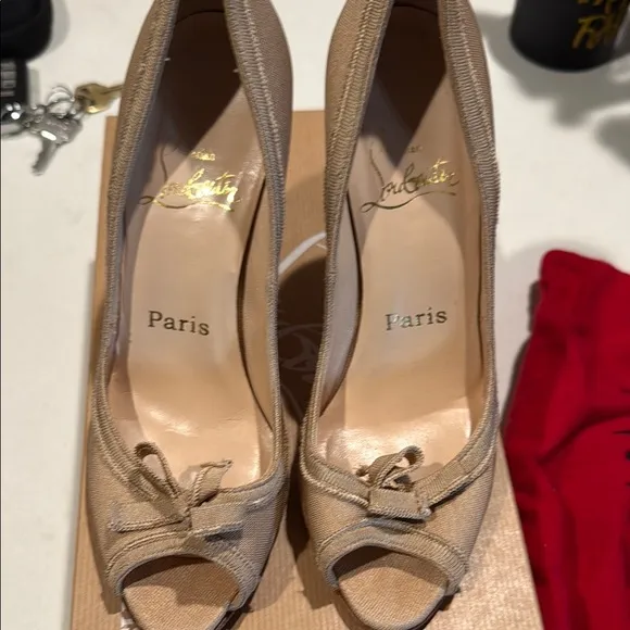 🪩Christian Louboutin Beige Peep Toe Heels Miss Caroline