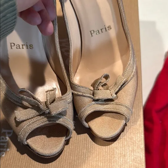 🪩Christian Louboutin Beige Peep Toe Heels Miss Caroline