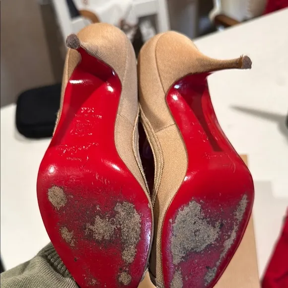 🪩Christian Louboutin Beige Peep Toe Heels Miss Caroline