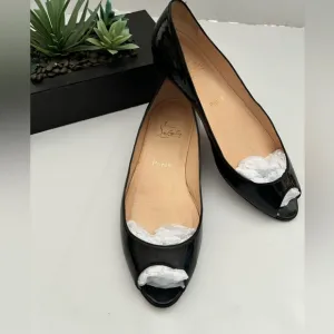 CHRISTIAN LOUBOUTIN BLACK PATENT PEEP-TOE WITH THE SIGNATURE RED SOLE SZ 40. 9.5