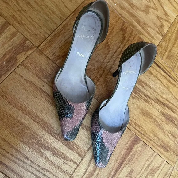 Christian Louboutin stiletto in peach  and khaki snake leather