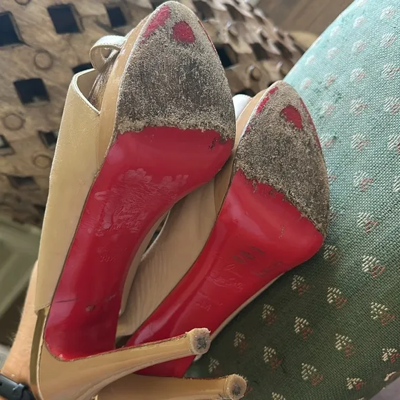 Christian Louboutin VERY CROISE 140 Beige Lt Brown Nude Leather Shoes