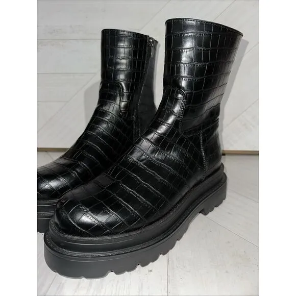 Chunky Platform Black Crocodile Style Boots Side Zipper Women Size 7 90's Style‎