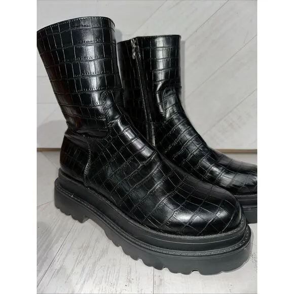Chunky Platform Black Crocodile Style Boots Side Zipper Women Size 7 90's Style‎