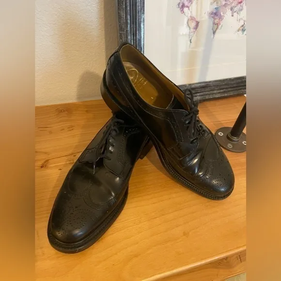 Churchill Bench Made in England | Wingtip Lace Up Mens Dress Shoes | Size 9