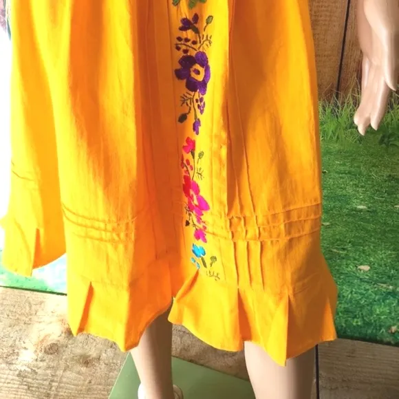 Cinco De Mayo Embroidered dress, yellow, flowers, 100% cotton, Size small