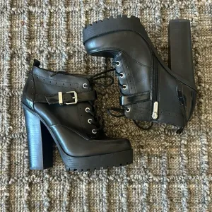 Circus By Sam Edelman Black Ankle Boots with Chunky Heel Size 7