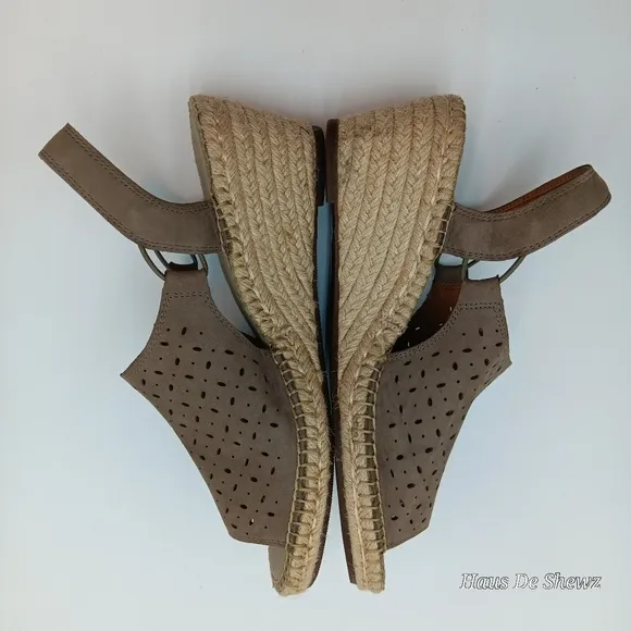 Clarks Artisan Petrina Gail Sage Nubuck Espadrille Wedge Sandals Womens Size 10W