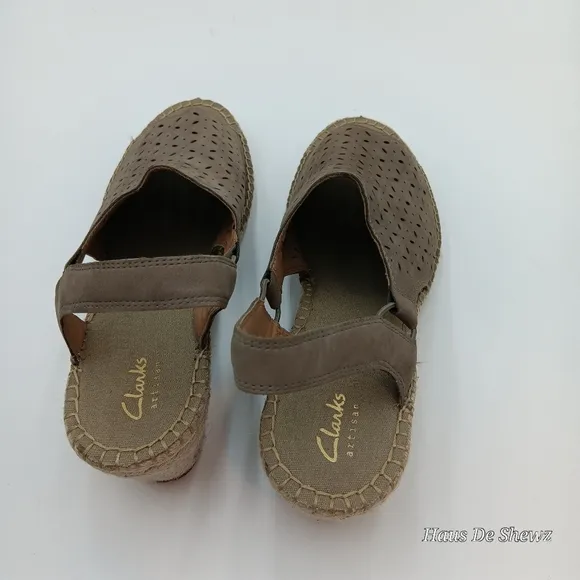 Clarks Artisan Petrina Gail Sage Nubuck Espadrille Wedge Sandals Womens Size 10W