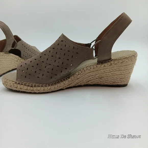 Clarks Artisan Petrina Gail Sage Nubuck Espadrille Wedge Sandals Womens Size 10W