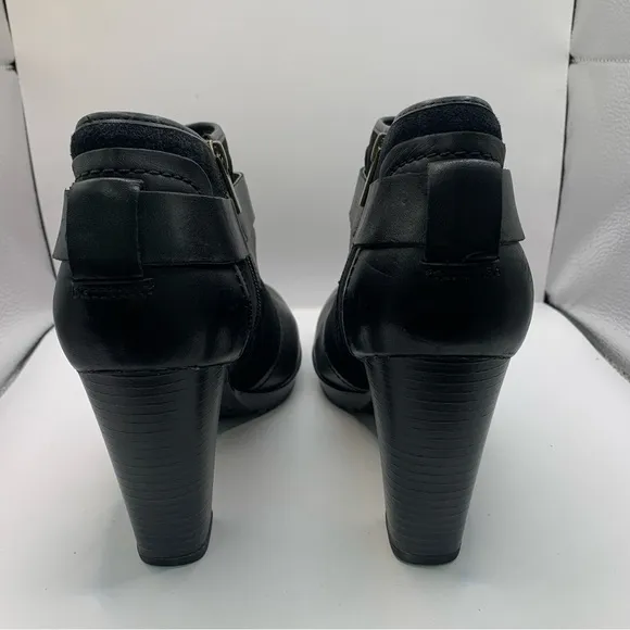 Clarks Black Leather Zip High Heel Ankle Boots Womens Size 10 M Style 2610493
