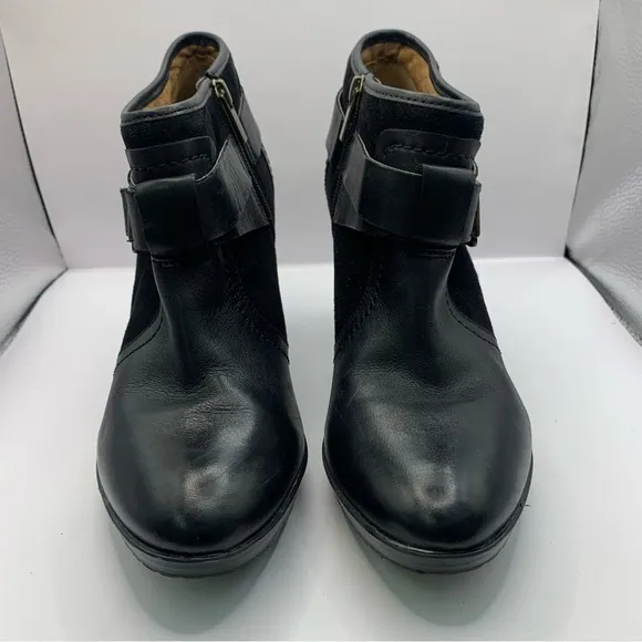 Clarks Black Leather Zip High Heel Ankle Boots Womens Size 10 M Style 2610493