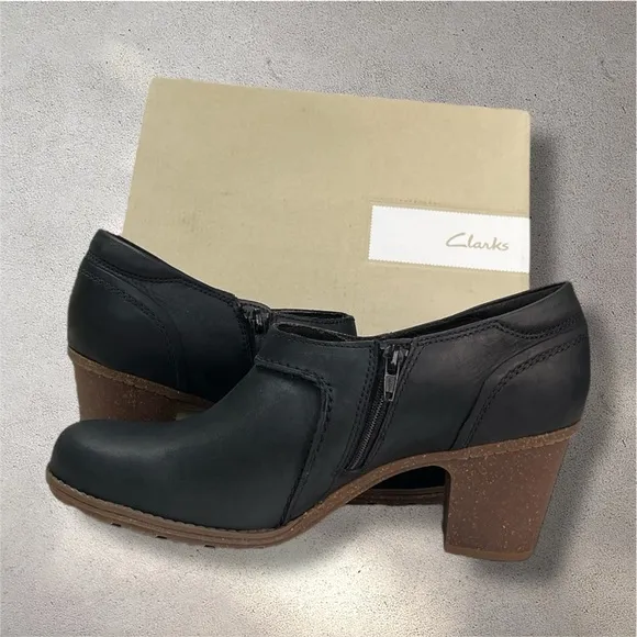 Clarks Collection Sashlin Aleta Leather Mid Heel Padded Bootie Shoes
