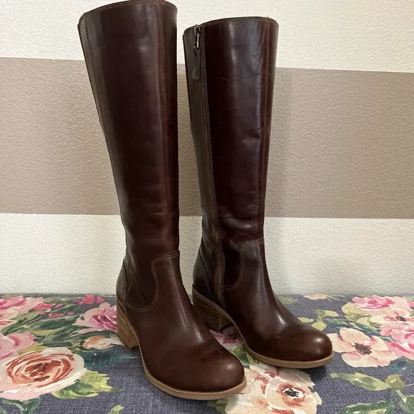Clarks Distressed Maypearl Viola Brown Heeled Knee-High Boots size 8