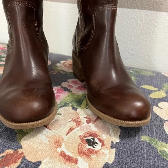 Clarks Distressed Maypearl Viola Brown Heeled Knee-High Boots size 8