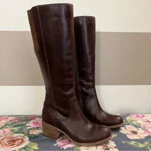 Clarks Distressed Maypearl Viola Brown Heeled Knee-High Boots size 8