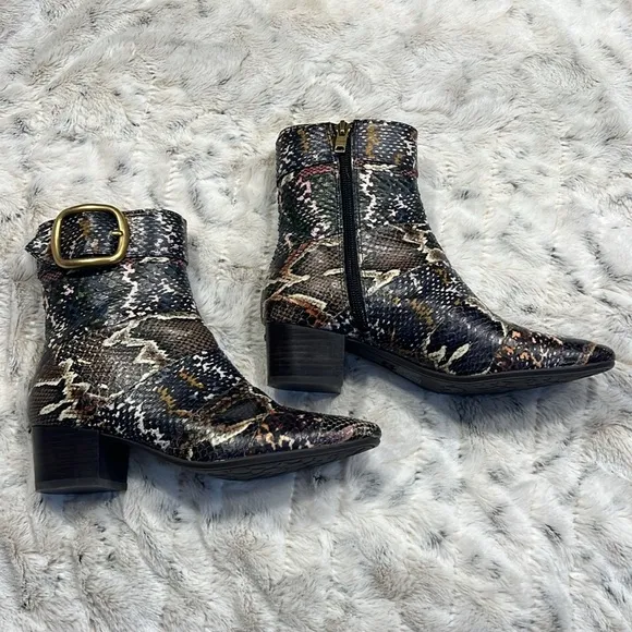 Coach Cassandra Snakeskin Ankle Boots Sz-6.5