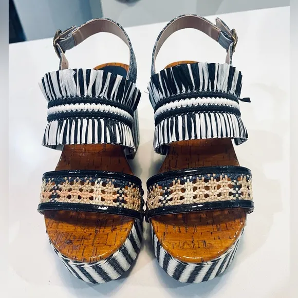 Coach Neta block heel sandals - size 6