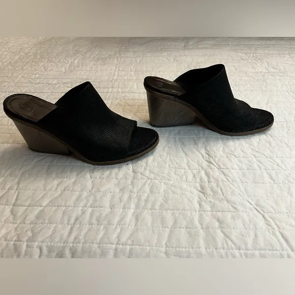 Coclico Aneme black wedge block sandal