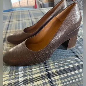 COCLICO Chocolate Brown LEATHER ROUNDED BLOCK HEELS