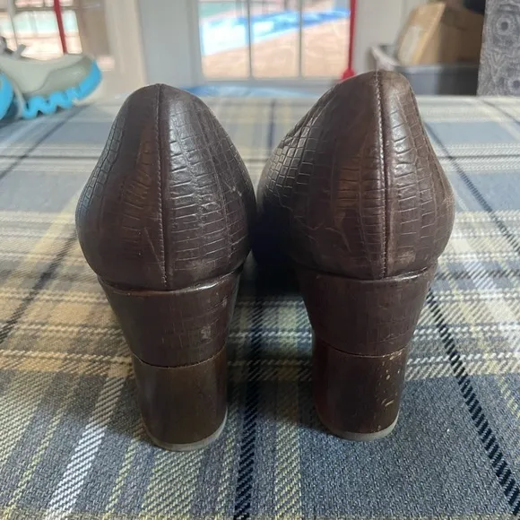 COCLICO Chocolate Brown LEATHER ROUNDED BLOCK HEELS