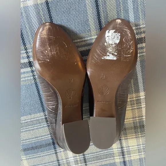 COCLICO Chocolate Brown LEATHER ROUNDED BLOCK HEELS