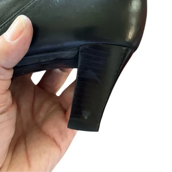 Cole Haan black ankle booties size 7B EUC C-16AB