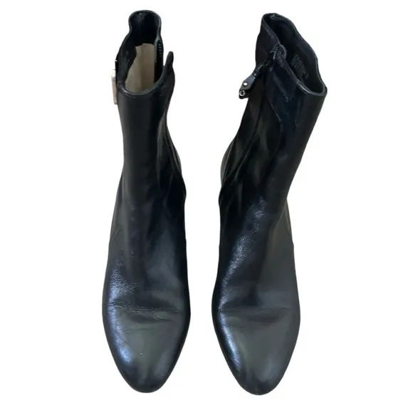 Cole Haan black ankle booties size 7B EUC C-16AB