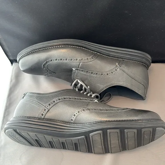 Cole Haan grand.os size 8.5 Men's Gray Leather Dress Shoes