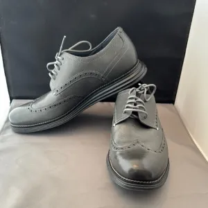 Cole Haan grand.os size 8.5 Men's Gray Leather Dress Shoes
