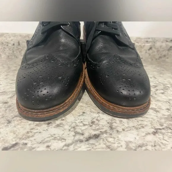 Cole Haan Men's  Wingtip Oxford Black C11692 dress shoes size 10M