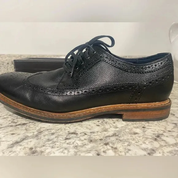 Cole Haan Men's  Wingtip Oxford Black C11692 dress shoes size 10M
