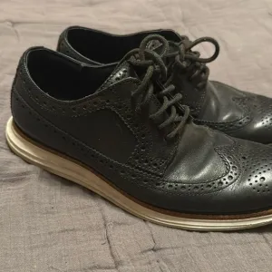 Cole Haan size 8 Black zero dress shoes