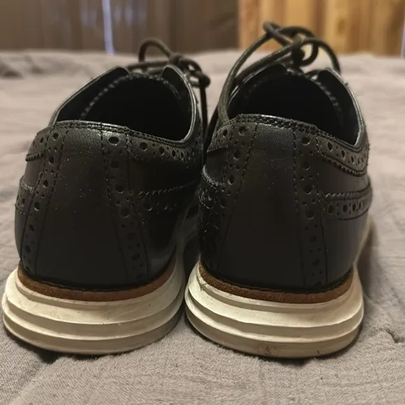 Cole Haan size 8 Black zero dress shoes