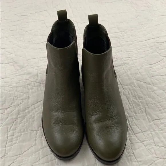 Cole Haan Green Leather Landsman Chelsea Boots size 7