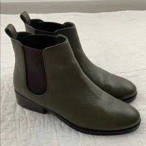 Cole Haan Green Leather Landsman Chelsea Boots size 7
