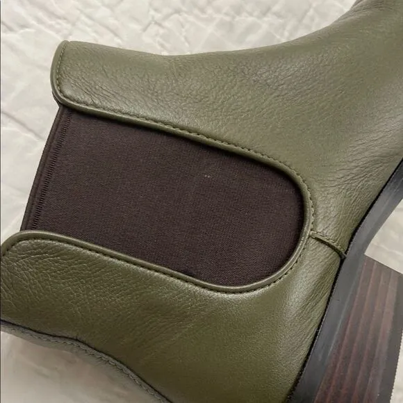 Cole Haan Green Leather Landsman Chelsea Boots size 7