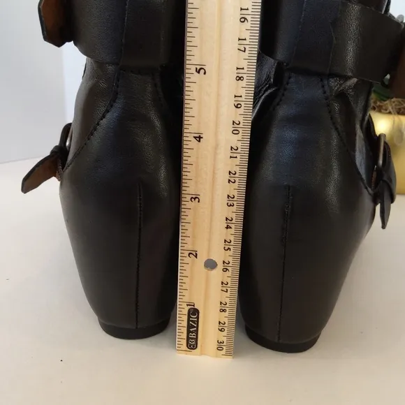 Comfortiva Ramika black leather wedge boots