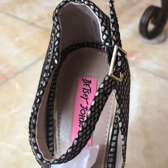 COPY - BETSEY Johnson platform heels sandals