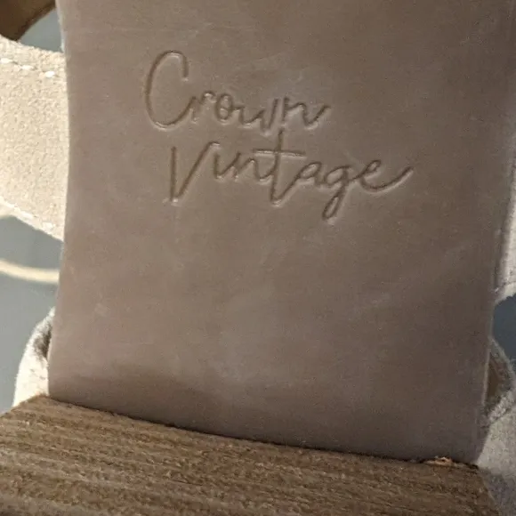Crown Vintage Domonte 7M laceup suede nubuck leather 1.5&quot; block heel gladiator