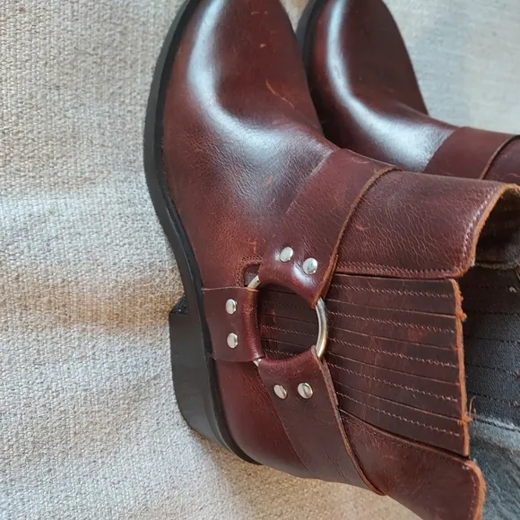 Cruza Deep Brown Ankle Boots with Elastic Panels and Low Stacked Heel Sz 39/8.5
