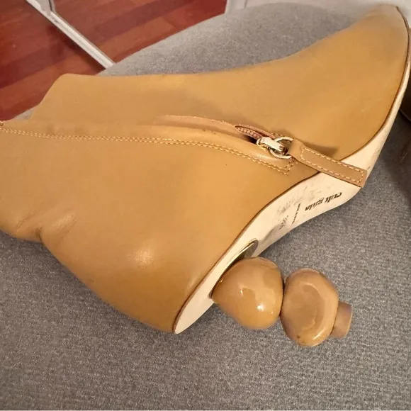 CULT GAIA Daylee Leather Sculptural-Heel Ankle Booties
