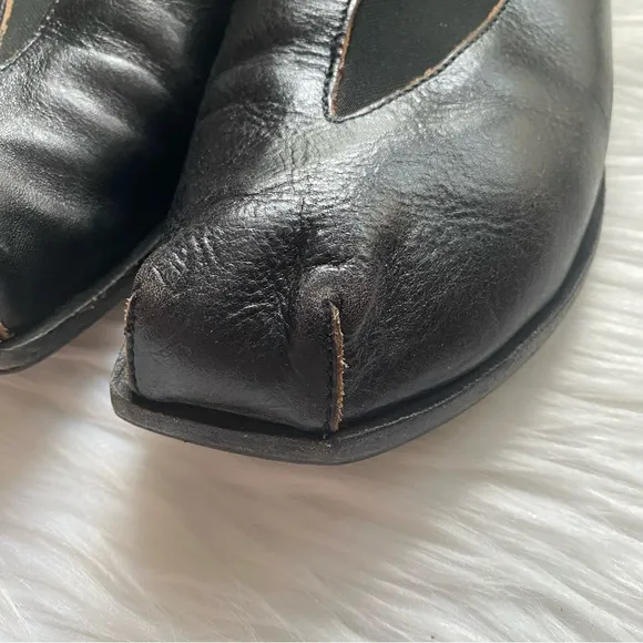 CYDWOQ Focal Shoe in Black Square Toe Asymmetrical 39