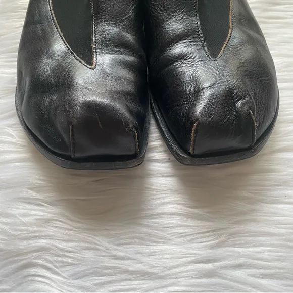 CYDWOQ Focal Shoe in Black Square Toe Asymmetrical 39