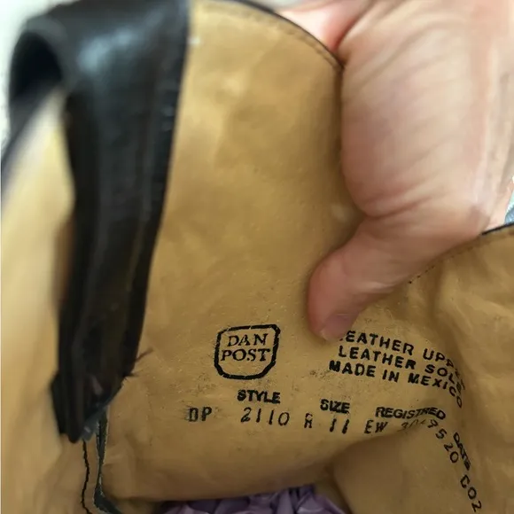 Dan Post. Size 11 western boots. These boots are in great‎ condition.