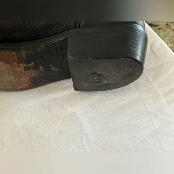 Dan Post. Size 11 western boots. These boots are in great‎ condition.